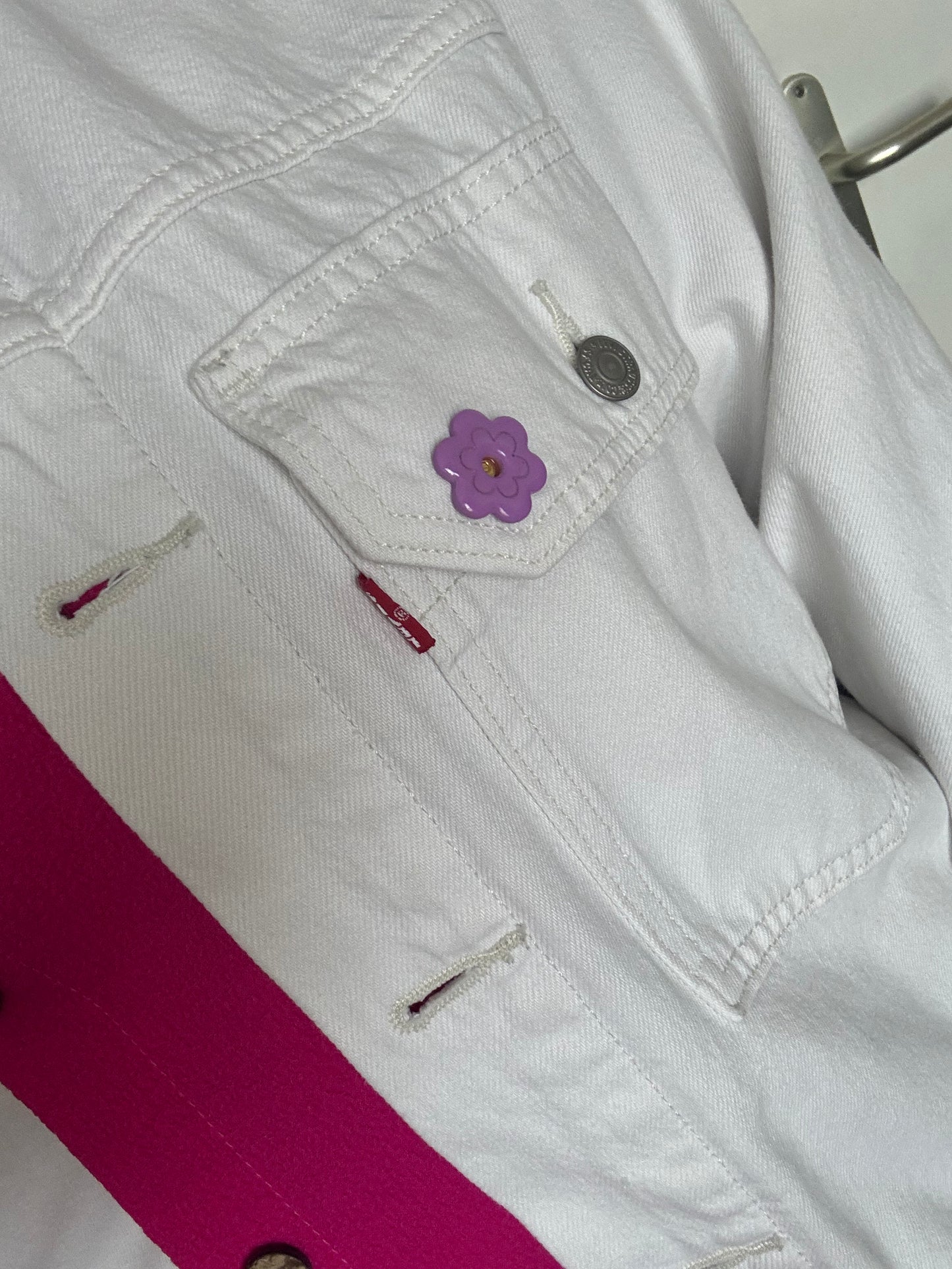 Pin's