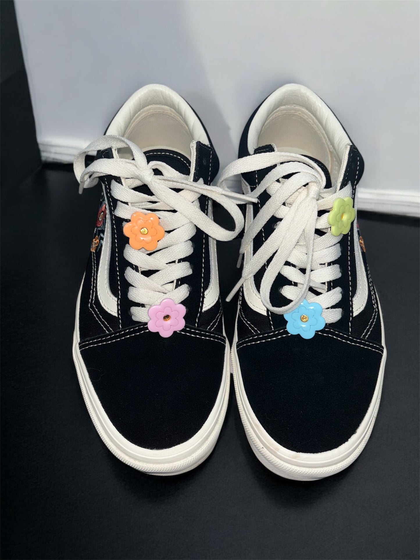 Pin's
