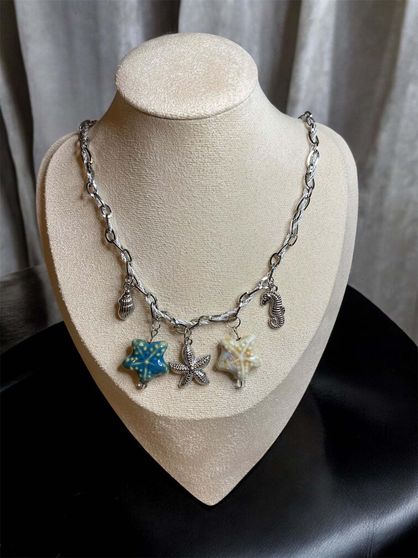 Collier charms
