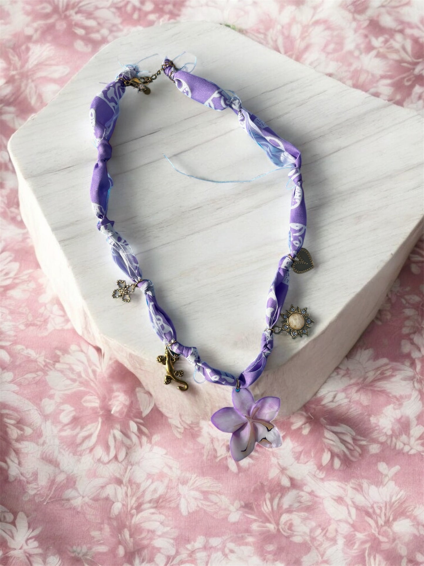 Collier bandana
