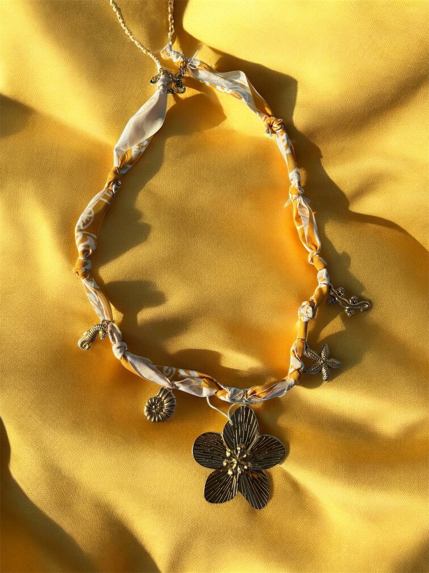 Collier bandana
